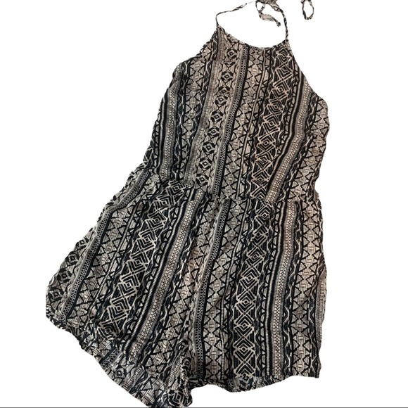 Forever 21 halter top Aztec print romper - Picture 3 of 7